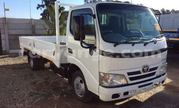 Buy Used Toyota Dyna White Truck in Windhoek in Namibia