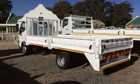Acheter Occasion Utilitaire Toyota Dyna Blanc à Windhoek, Namibie Acheter Occasion Utilitaire Toyota Dyna Blanc à Windhoek, Namibie