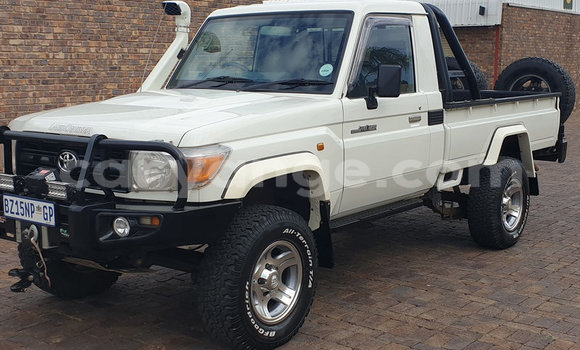 Acheter Occasion Voiture Toyota Land Cruiser Blanc à Windhoek, Namibie Acheter Occasion Voiture Toyota Land Cruiser Blanc à Windhoek, Namibie