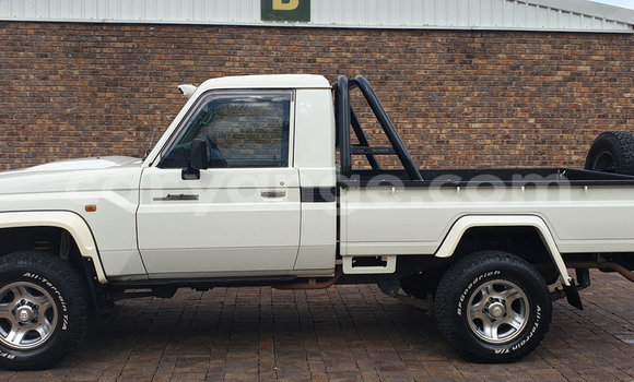 Acheter Occasion Voiture Toyota Land Cruiser Blanc à Windhoek, Namibie Acheter Occasion Voiture Toyota Land Cruiser Blanc à Windhoek, Namibie