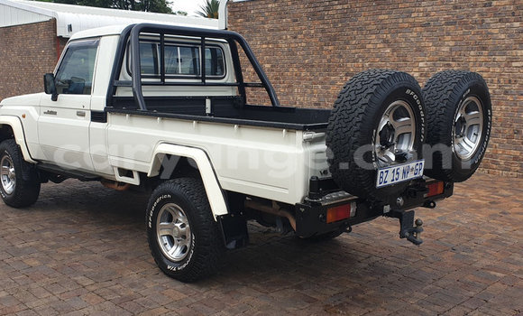Acheter Occasion Voiture Toyota Land Cruiser Blanc à Windhoek, Namibie Acheter Occasion Voiture Toyota Land Cruiser Blanc à Windhoek, Namibie