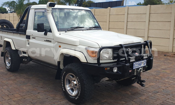 Acheter Occasion Voiture Toyota Land Cruiser Blanc à Windhoek, Namibie Acheter Occasion Voiture Toyota Land Cruiser Blanc à Windhoek, Namibie