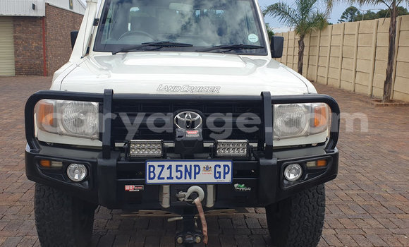 Acheter Occasion Voiture Toyota Land Cruiser Blanc à Windhoek, Namibie Acheter Occasion Voiture Toyota Land Cruiser Blanc à Windhoek, Namibie