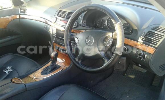 Acheter Occasion Voiture Mercedes-Benz E–Class Noir à Windhoek, Namibie Acheter Occasion Voiture Mercedes-Benz E–Class Noir à Windhoek, Namibie