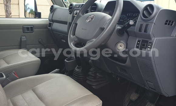 Acheter Occasion Voiture Toyota Land Cruiser Blanc à Windhoek, Namibie Acheter Occasion Voiture Toyota Land Cruiser Blanc à Windhoek, Namibie