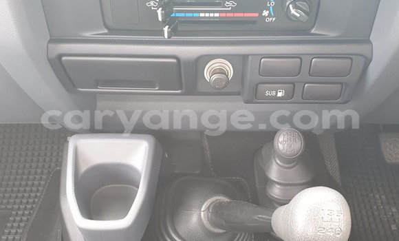 Acheter Occasion Voiture Toyota Land Cruiser Blanc à Windhoek, Namibie Acheter Occasion Voiture Toyota Land Cruiser Blanc à Windhoek, Namibie