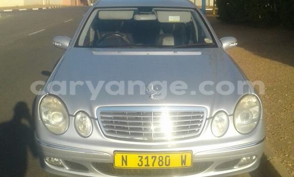 Acheter Occasion Voiture Mercedes-Benz E–Class Noir à Windhoek, Namibie Acheter Occasion Voiture Mercedes-Benz E–Class Noir à Windhoek, Namibie