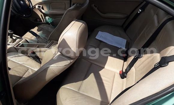 Acheter Occasion Voiture BMW 3–Series Vert à Swakopmund, Namibie Acheter Occasion Voiture BMW 3–Series Vert à Swakopmund, Namibie