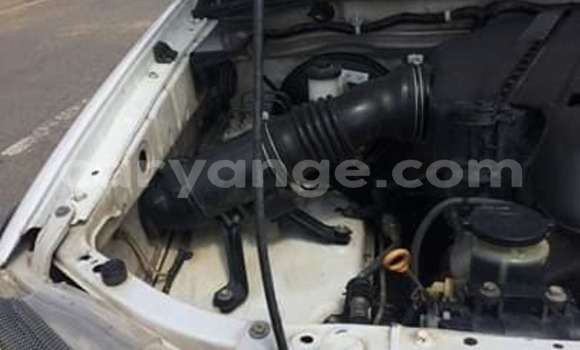 Acheter Occasion Voiture Toyota Hilux Blanc à Windhoek, Namibie Acheter Occasion Voiture Toyota Hilux Blanc à Windhoek, Namibie