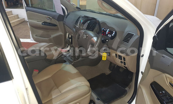 Acheter Occasion Voiture Toyota Fortuner Blanc à Windhoek, Namibie Acheter Occasion Voiture Toyota Fortuner Blanc à Windhoek, Namibie