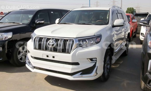 Acheter Import Voiture Toyota Prado Blanc à Import - Dubai, Namibie Acheter Import Voiture Toyota Prado Blanc à Import - Dubai, Namibie