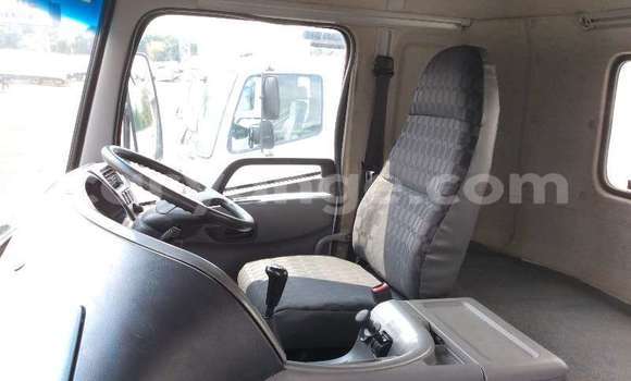 Acheter Occasion Utilitaire Tata LPT Blanc à Windhoek, Namibie Acheter Occasion Utilitaire Tata LPT Blanc à Windhoek, Namibie