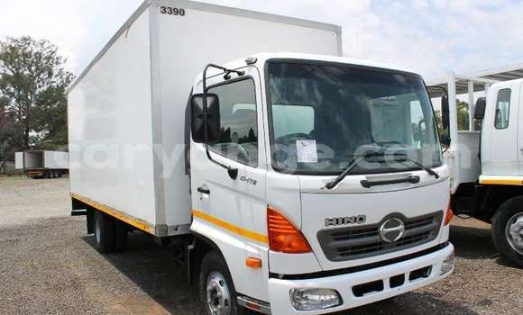 Buy Used Hino 300 Series White Truck in Windhoek in Namibia Buy Used Hino 300 Series White Truck in Windhoek in Namibia
