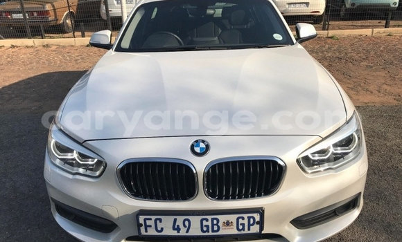 Acheter Occasion Voiture BMW 1er Blanc à Windhoek, Namibie Acheter Occasion Voiture BMW 1er Blanc à Windhoek, Namibie