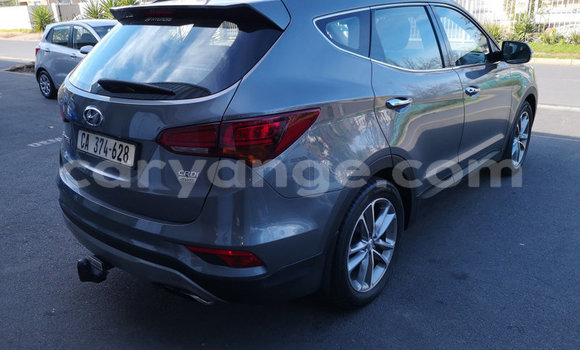 Acheter Occasion Voiture Hyundai Santa Fe Gris à Windhoek, Namibie Acheter Occasion Voiture Hyundai Santa Fe Gris à Windhoek, Namibie