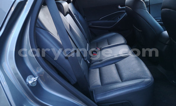 Acheter Occasion Voiture Hyundai Santa Fe Gris à Windhoek, Namibie Acheter Occasion Voiture Hyundai Santa Fe Gris à Windhoek, Namibie