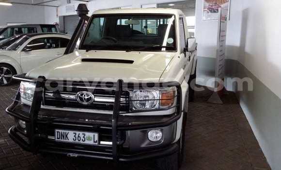 Acheter Occasion Voiture Toyota Land Cruiser Blanc à Windhoek, Namibie Acheter Occasion Voiture Toyota Land Cruiser Blanc à Windhoek, Namibie