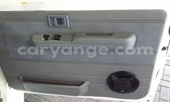 Acheter Occasion Voiture Toyota Land Cruiser Blanc à Windhoek, Namibie Acheter Occasion Voiture Toyota Land Cruiser Blanc à Windhoek, Namibie