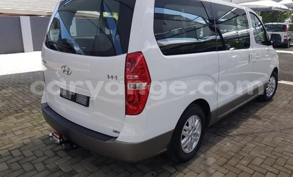 Buy Used Hyundai H1 White Car in Windhoek in Namibia Buy Used Hyundai H1 White Car in Windhoek in Namibia