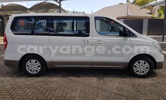 Buy Used Hyundai H1 White Car in Windhoek in Namibia Buy Used Hyundai H1 White Car in Windhoek in Namibia