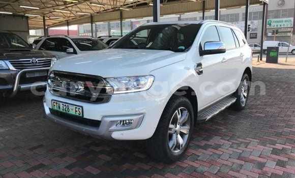 Buy Used Ford Everest White Car in Windhoek in Namibia Buy Used Ford Everest White Car in Windhoek in Namibia