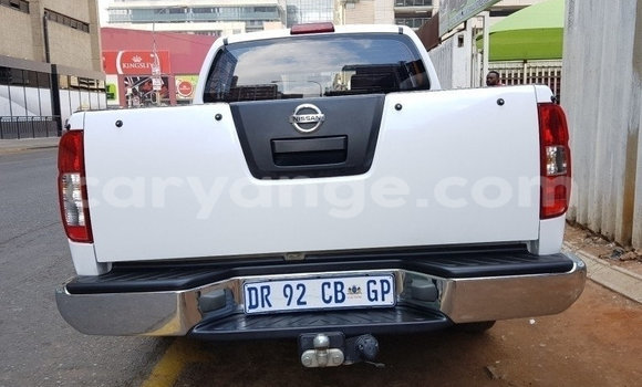 Buy Used Nissan Navara White Car in Windhoek in Namibia Buy Used Nissan Navara White Car in Windhoek in Namibia