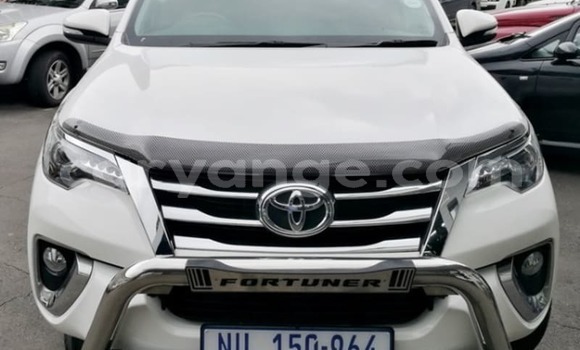 Acheter Occasion Voiture Toyota Fortuner Blanc à Windhoek, Namibie Acheter Occasion Voiture Toyota Fortuner Blanc à Windhoek, Namibie