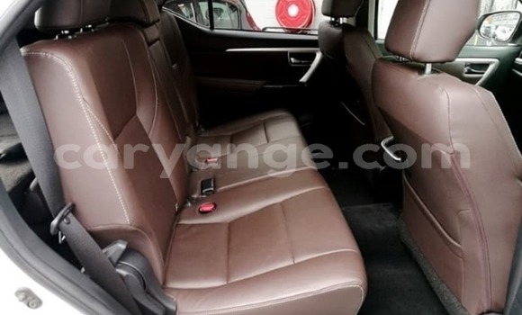 Acheter Occasion Voiture Toyota Fortuner Blanc à Windhoek, Namibie Acheter Occasion Voiture Toyota Fortuner Blanc à Windhoek, Namibie