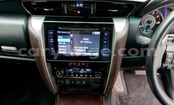 Acheter Occasion Voiture Toyota Fortuner Blanc à Windhoek, Namibie Acheter Occasion Voiture Toyota Fortuner Blanc à Windhoek, Namibie