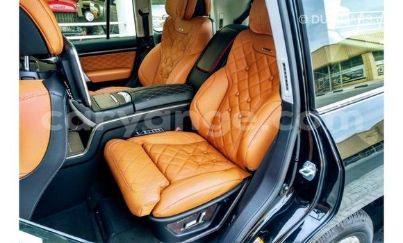 Acheter Import Voiture Toyota Land Cruiser Noir à Import - Dubai, Namibie Acheter Import Voiture Toyota Land Cruiser Noir à Import - Dubai, Namibie