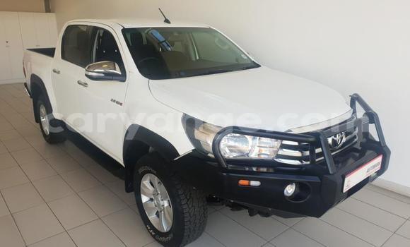 Acheter Occasion Voiture Toyota Hilux Blanc à Windhoek, Namibie Acheter Occasion Voiture Toyota Hilux Blanc à Windhoek, Namibie