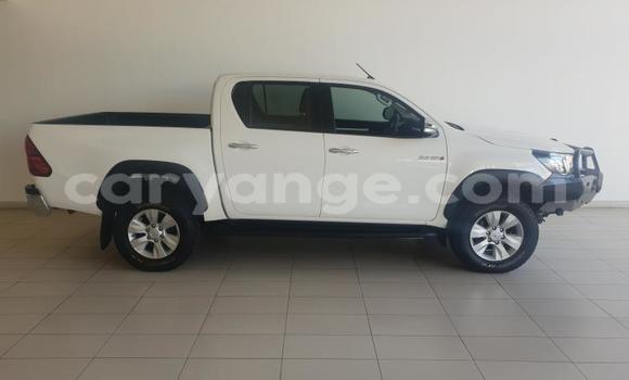 Acheter Occasion Voiture Toyota Hilux Blanc à Windhoek, Namibie Acheter Occasion Voiture Toyota Hilux Blanc à Windhoek, Namibie