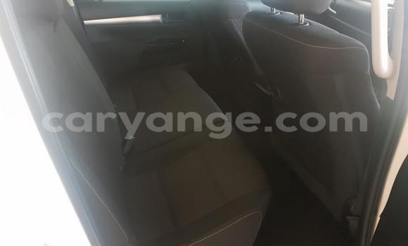 Acheter Occasion Voiture Toyota Hilux Blanc à Windhoek, Namibie Acheter Occasion Voiture Toyota Hilux Blanc à Windhoek, Namibie