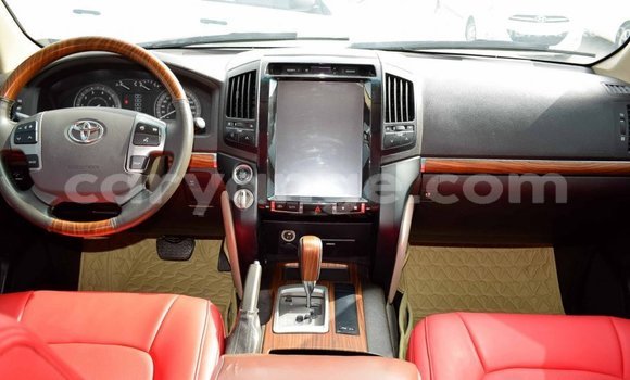 Acheter Import Voiture Toyota Land Cruiser Noir à Import - Dubai, Namibie Acheter Import Voiture Toyota Land Cruiser Noir à Import - Dubai, Namibie