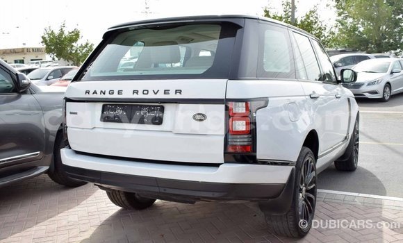 Acheter Import Voiture Land Rover Range Rover Blanc à Import - Dubai, Namibie Acheter Import Voiture Land Rover Range Rover Blanc à Import - Dubai, Namibie