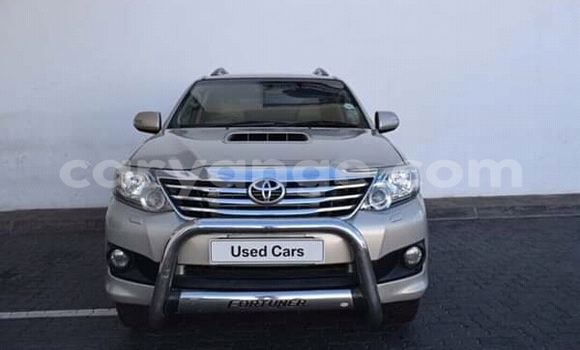 Acheter Occasion Voiture Toyota Fortuner Gris à Windhoek, Namibie Acheter Occasion Voiture Toyota Fortuner Gris à Windhoek, Namibie
