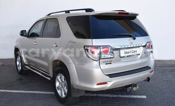 Acheter Occasion Voiture Toyota Fortuner Gris à Windhoek, Namibie Acheter Occasion Voiture Toyota Fortuner Gris à Windhoek, Namibie