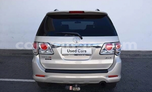 Acheter Occasion Voiture Toyota Fortuner Gris à Windhoek, Namibie Acheter Occasion Voiture Toyota Fortuner Gris à Windhoek, Namibie