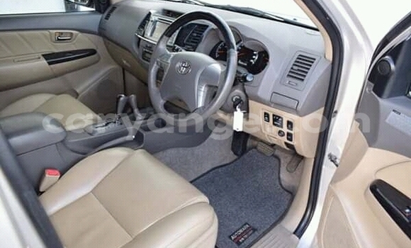 Acheter Occasion Voiture Toyota Fortuner Gris à Windhoek, Namibie Acheter Occasion Voiture Toyota Fortuner Gris à Windhoek, Namibie