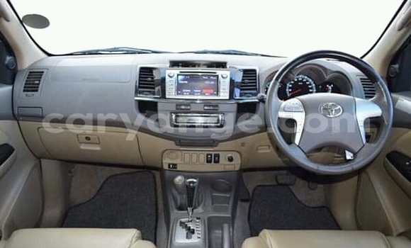 Acheter Occasion Voiture Toyota Fortuner Gris à Windhoek, Namibie Acheter Occasion Voiture Toyota Fortuner Gris à Windhoek, Namibie