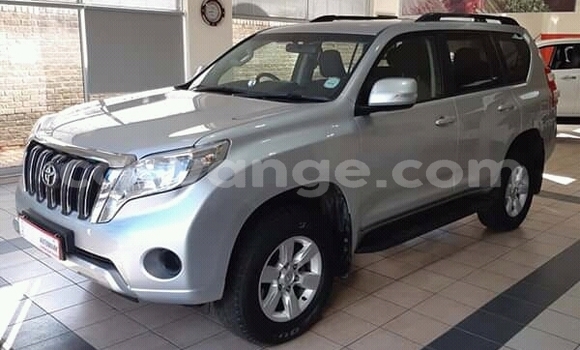Acheter Occasion Voiture Toyota Land Cruiser Prado Gris à Windhoek, Namibie Acheter Occasion Voiture Toyota Land Cruiser Prado Gris à Windhoek, Namibie