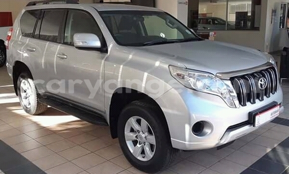 Acheter Occasion Voiture Toyota Land Cruiser Prado Gris à Windhoek, Namibie Acheter Occasion Voiture Toyota Land Cruiser Prado Gris à Windhoek, Namibie