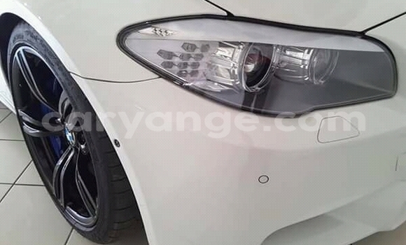 Acheter Occasion Voiture BMW M5 Blanc à Windhoek, Namibie Acheter Occasion Voiture BMW M5 Blanc à Windhoek, Namibie