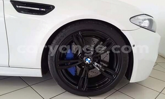 Acheter Occasion Voiture BMW M5 Blanc à Windhoek, Namibie Acheter Occasion Voiture BMW M5 Blanc à Windhoek, Namibie