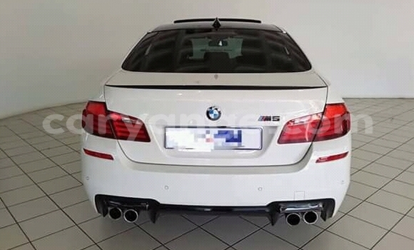Acheter Occasion Voiture BMW M5 Blanc à Windhoek, Namibie Acheter Occasion Voiture BMW M5 Blanc à Windhoek, Namibie