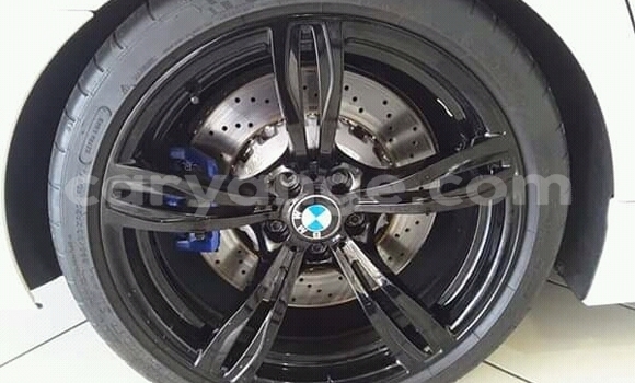 Acheter Occasion Voiture BMW M5 Blanc à Windhoek, Namibie Acheter Occasion Voiture BMW M5 Blanc à Windhoek, Namibie