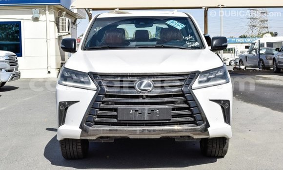 Acheter Import Voiture Lexus LX Blanc à Import - Dubai, Namibie Acheter Import Voiture Lexus LX Blanc à Import - Dubai, Namibie