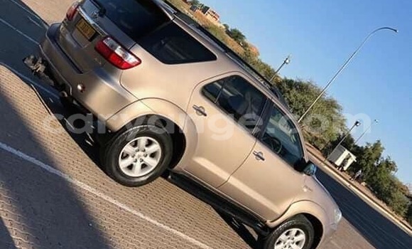 Acheter Occasion Voiture Toyota Fortuner Marron à Windhoek, Namibie Acheter Occasion Voiture Toyota Fortuner Marron à Windhoek, Namibie