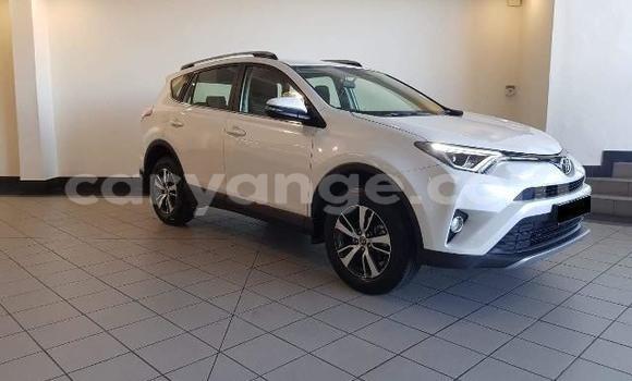 Buy Import Toyota RAV4 White Car in Henties Bay in Erongo Buy Import Toyota RAV4 White Car in Henties Bay in Erongo