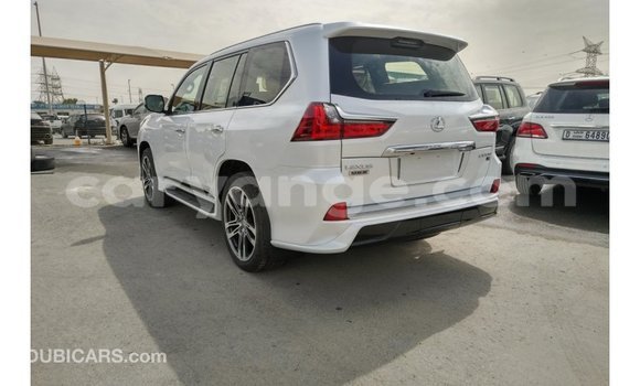 Acheter Import Voiture Lexus LX Blanc à Import - Dubai, Namibie Acheter Import Voiture Lexus LX Blanc à Import - Dubai, Namibie